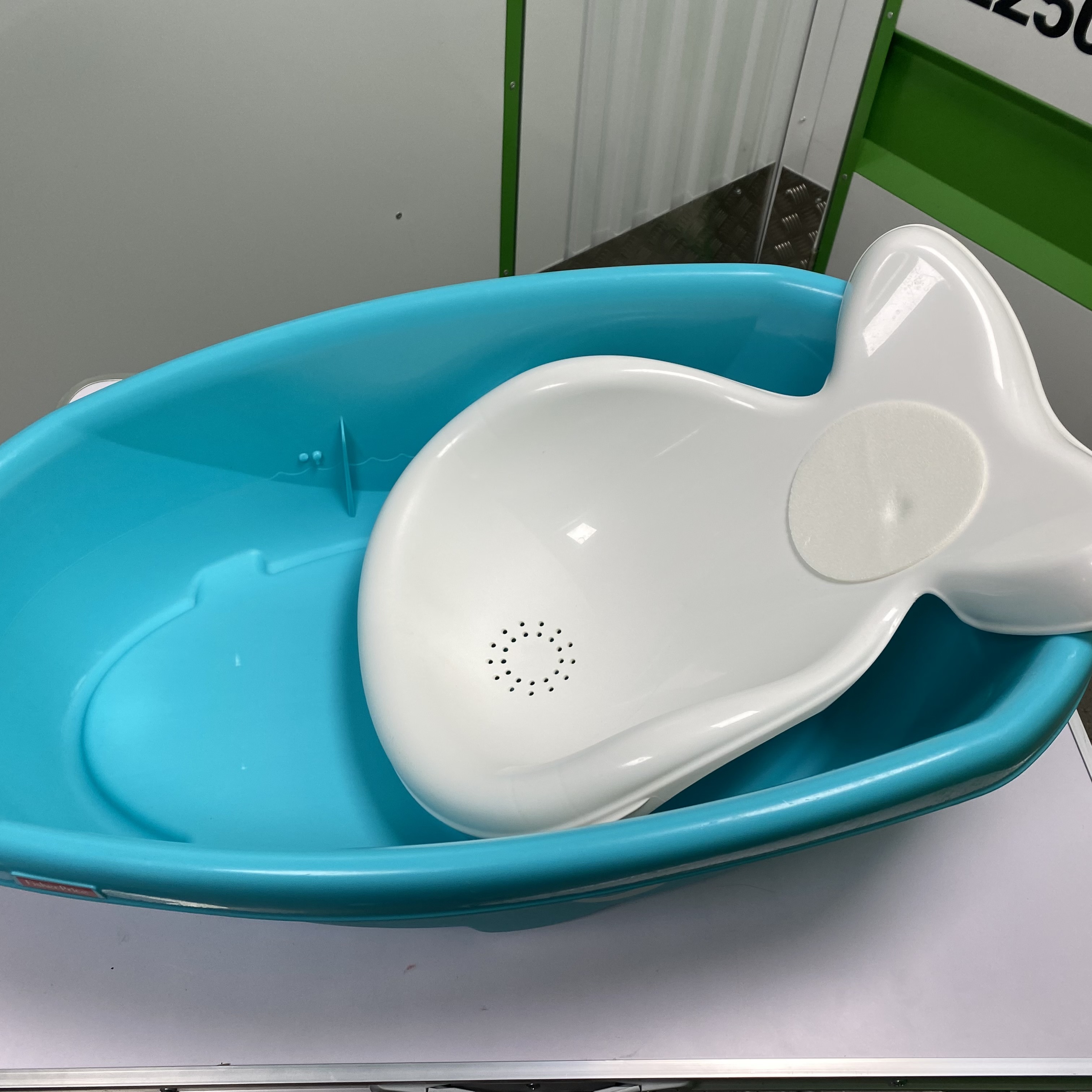 Dovanojama maža vonelė Fisher Price